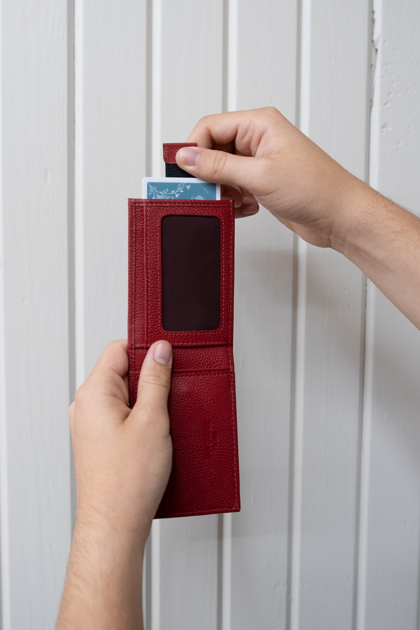 Pull Tab Leather Wallet